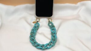 Universal phone chain short blue