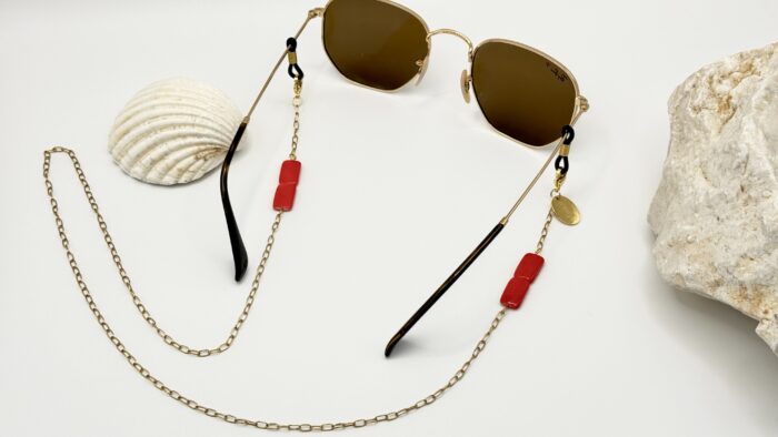red sunglasses chain
